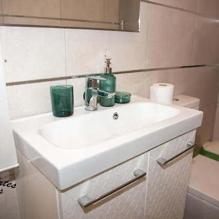 Piso Artes أفيليس